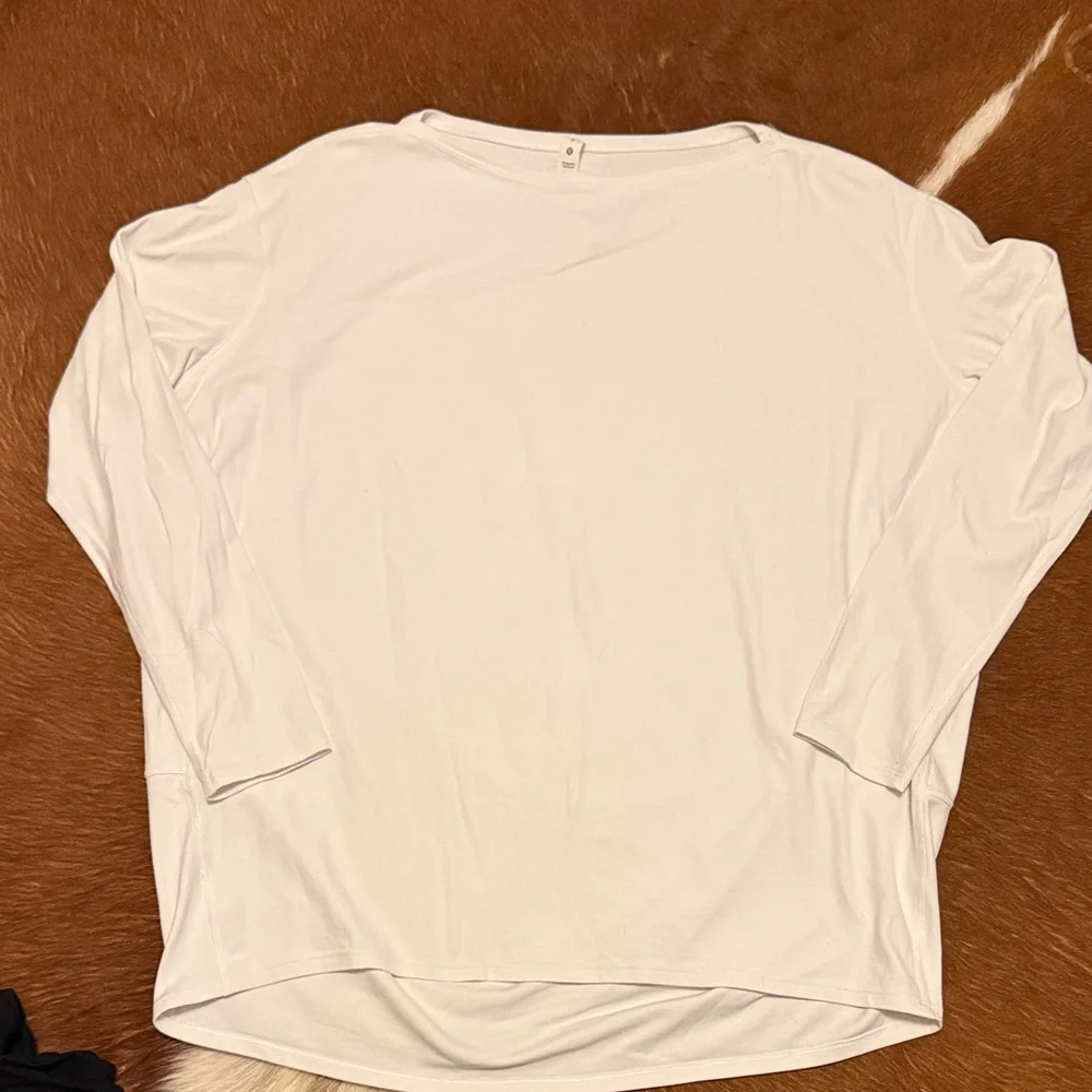 Lululemon Athletica White Long Sleeve draped back Top - Picture 1 of 3